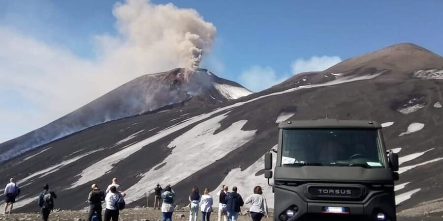 Mt. Etna Summit: Official box-office for Ascent to the Top - From the Etna Escursioni ticket office to Piano Provenzana