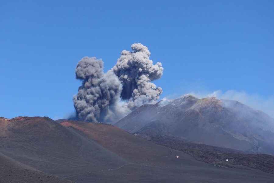 Mt Etna: Winter Trekking Tour with Optional Catania Transfer - Valle del Bove: The 10 km Lava Basin You Walk Along