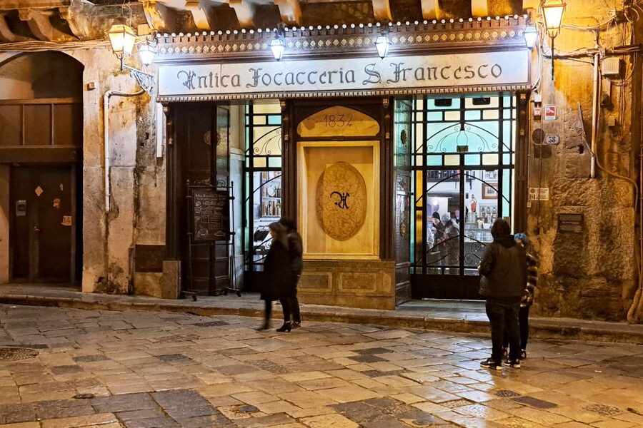Napoli tour: alla scoperta del centro storico - The ending: coffee and sfogliatella, plus guide tips for after 3 hours