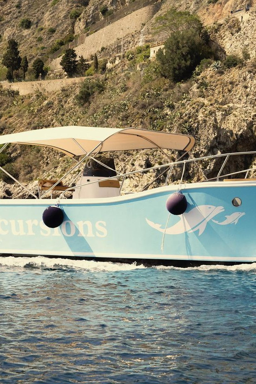 Naxos: Cruise on Isola Bella with swimming, fruit & prosecco - Group vibe and who this tour suits best