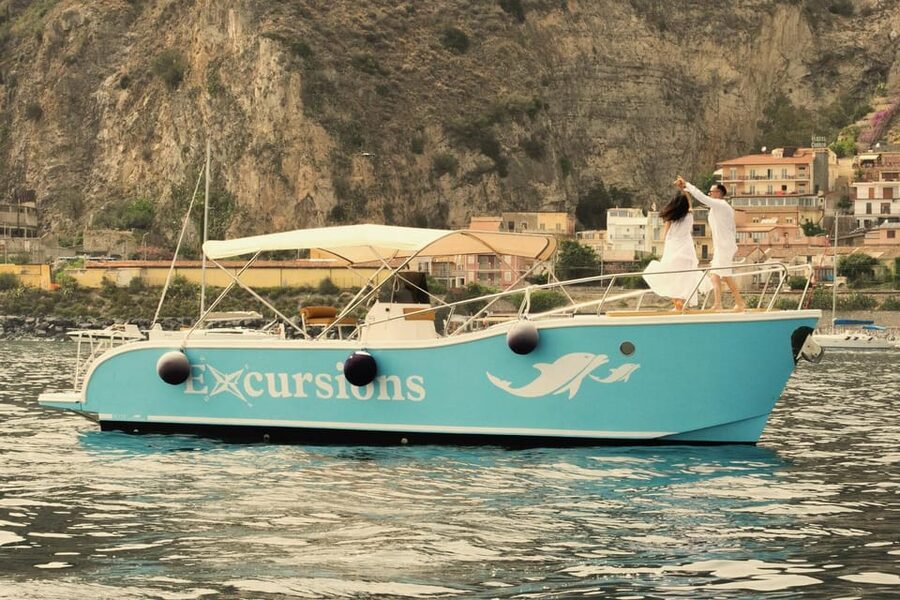 Naxos: Cruise on Isola Bella with swimming, fruit & prosecco - Cruising the Taormina coast: caves, coves, and real photo stops