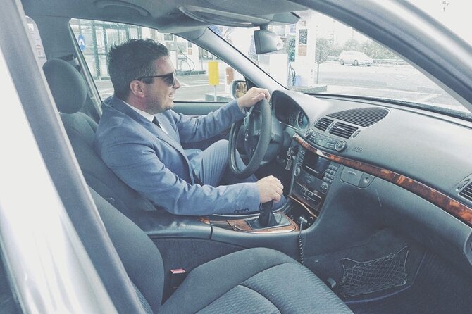 One Way Private Transfer Between Catania Airport and Taormina - Meeting your driver: easier than it sounds