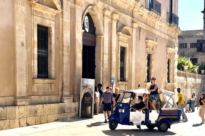 Ortigia APE-TUK TUK 1-hour private tour - Fonte Aretusa: the myth stop that still feels real
