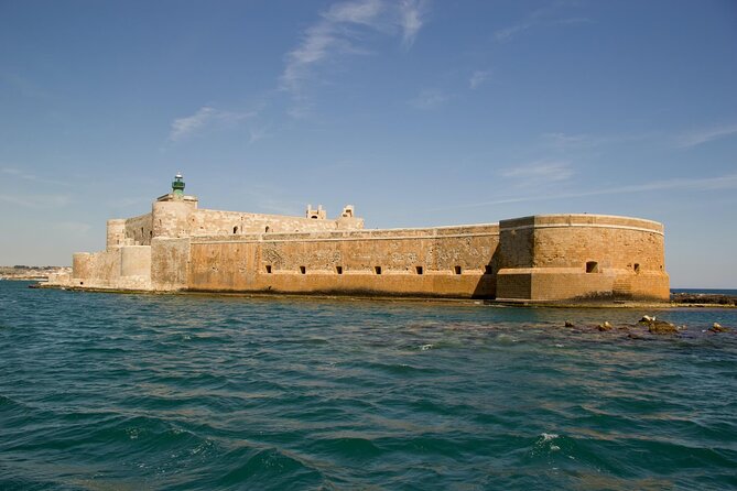 Ortigia by boat - Where the Trip Starts: Largo P.ta Marina Setup