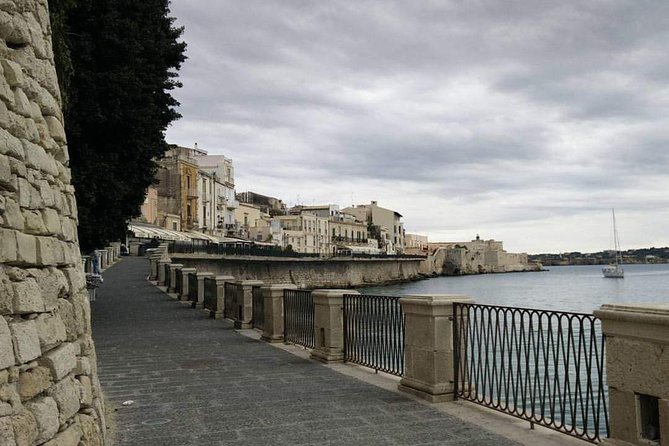 Ortigia city Tour - Stop 3: Fonte Aretusa, a fresh-water spring with Greek legend power