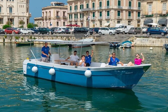 Ortigia Island and Sea Caves Boat Tour with Prosecco - Fonte Aretusa: where the water’s the main event