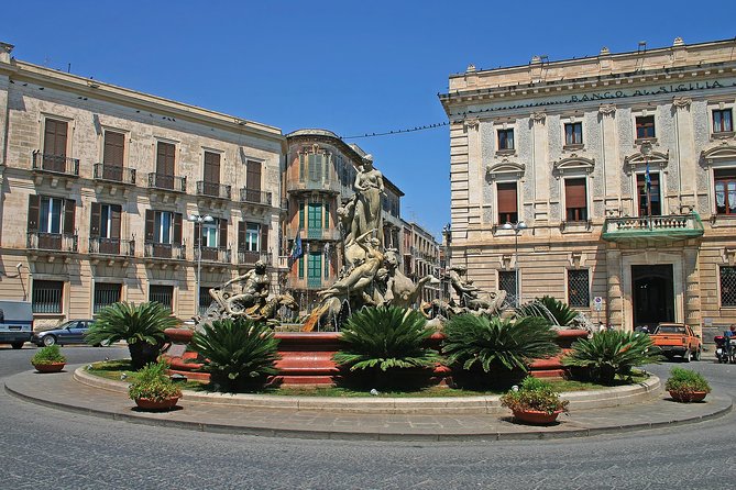 Ortigia: Syracuse's Ancient Town Center Private Walking Tour - Stop 2: Piazza Archimede and the Diana fountain