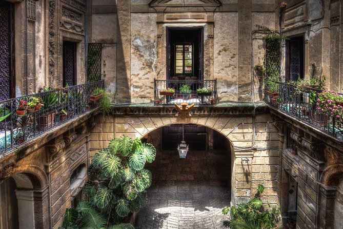 Palazzo Conte Federico - Finding the meeting point at Piazza Conte Federico