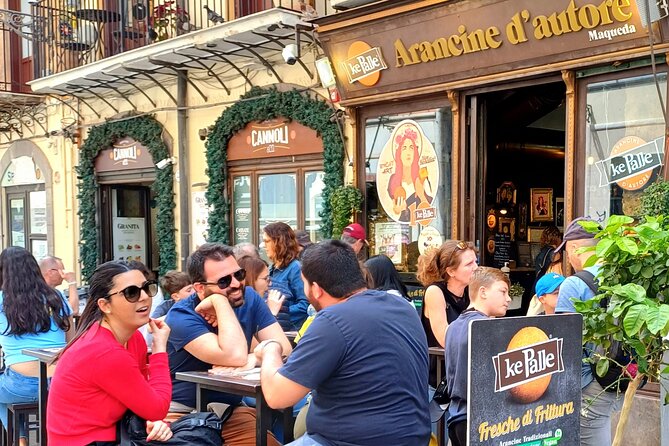 Palermo, a tour of unique monuments and colorful markets - Capo Street Market and the free street-food pause