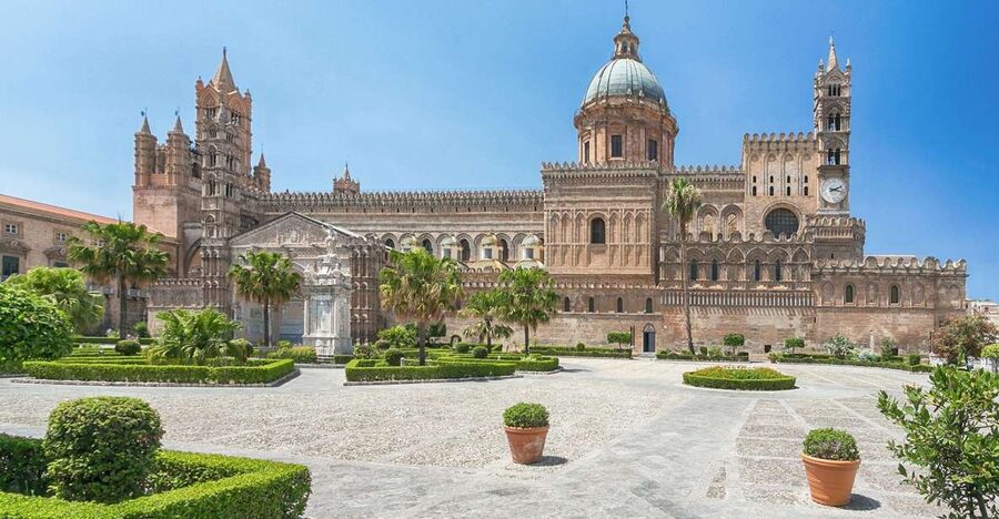 Palermo Audioguide - TravelMate app for your smartphone - Offline, On Repeat, and Text Included: Using the App Like a Local