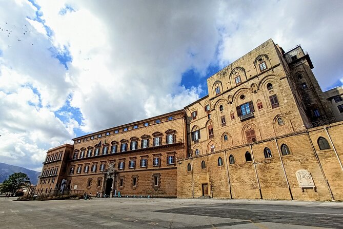 Palermo Best Private Tour - Piazza Pretoria: the square (and the story behind its famous name)