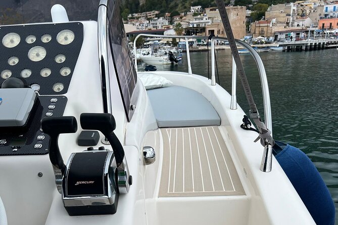 Palermo: Boat tour luxury - Stop 3: Capo Gallo Nature Reserve for Snorkelable Cliff-Coast Views