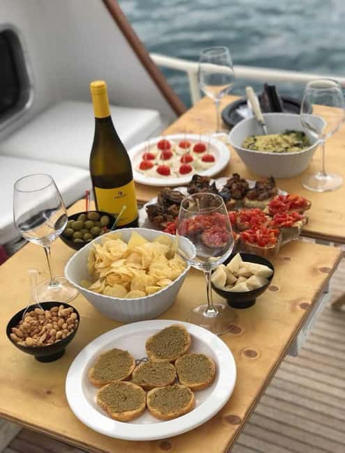 Palermo: Boat Tour With Aperitif Snorkeling And Cave Tour - Boat choice: sailing boat for small groups vs vintage Yhact for larger days
