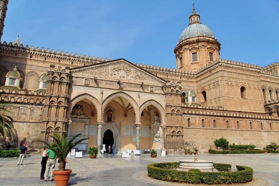 Palermo: City & Palazzo dei Normanni Guided Walking Tour - The Walking Route: From Teatro Massimo to Vucciria Market