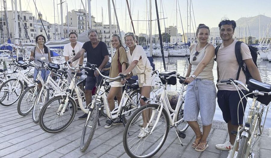 Palermo: Guided Bike Tour with Street Food Tasting - Spanish Inquisition Palaces, Churches, and the Side of Palermo Many Skip