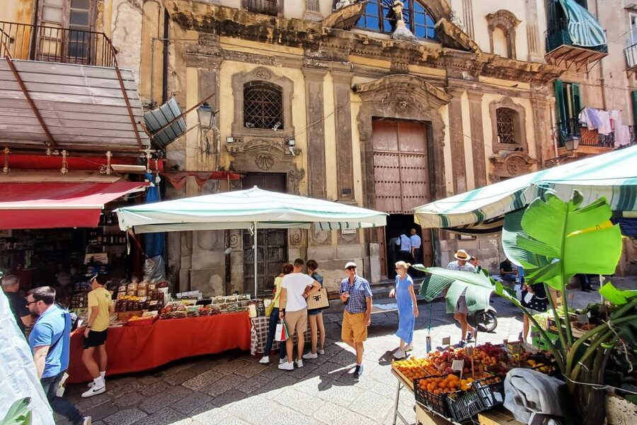 Palermo in 2 ore Monumenti principali e Mercati storici - Stories That Make the Streets Feel Haunted: Beati Paoli and Santa Rosalia