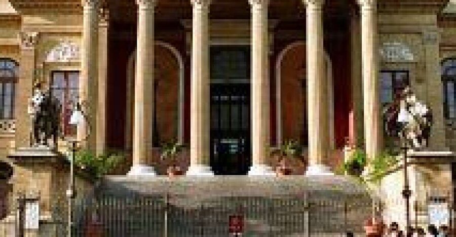 Palermo, Monreale and Mondello Private Tour with Street Food - The Royal Palace and the Palatine Chapel: stunning stops, but plan for entries