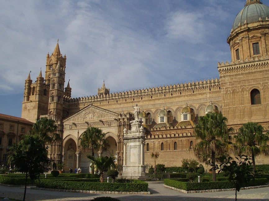 Palermo Recorded Walking Tour with Local Expert - Quattro Canti: The Symbolic Crossroads Stop