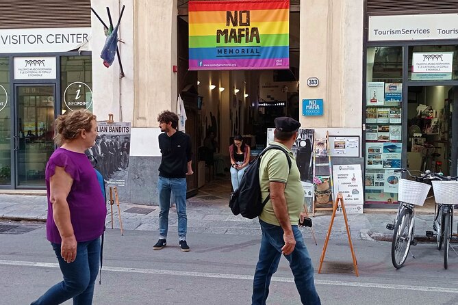 Palermo Street Food tour: art, history and ancient markets - Quattro Canti and Piazza Olivella: geometry, sun, and church-adjacent culture