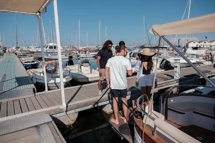Palermo: Sunset Aperitif Boat Tour - The included aperitif: Sicilian bites with wine (and the good vibe)