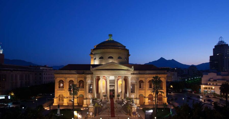 Palermo: Teatro Massimo Opera House Guided Tour - Language options: Italian, English, French, Spanish, and German