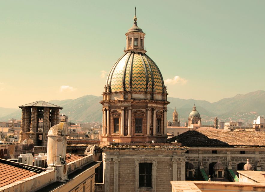Palermo: three-hour private city tour - Fontana Pretoria (Fountain of Shame): The Scale Shock From Florence