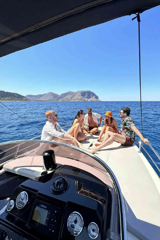 Palermo : Tour condiviso in barca con Aperitivo e Snorkeling - Grotta dell’Olio: why the cave stop is the “story” part