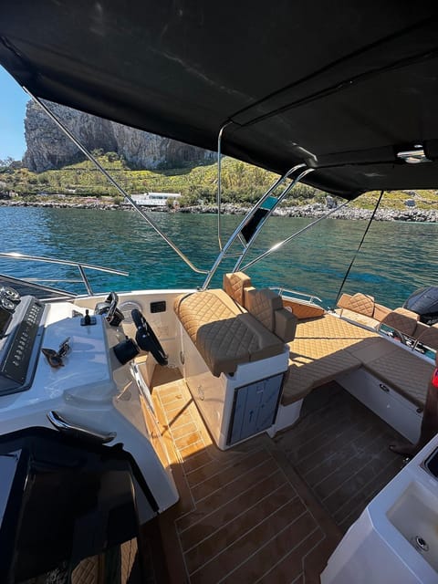 Palermo : Tour condiviso in barca con Aperitivo e Snorkeling - Small-group value: why this price can make sense
