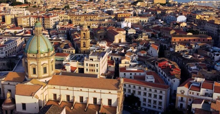 Palermo: Walking Tour of Historic Markets and Monuments - Meeting at Feltrinelli and Spotting Your Guide (Quickly)