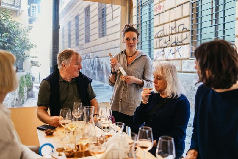 Palermo: Wine Tasting with Snacks at Bottega Monteleone - White and rosé tastings: spotting the differences that matter