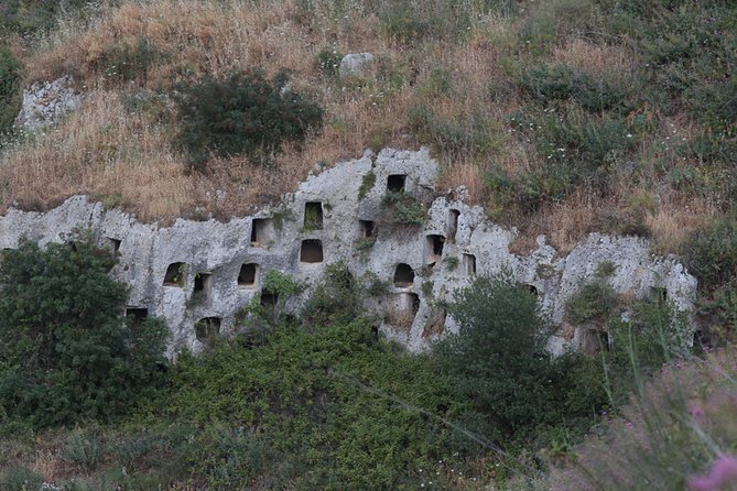 Pantalica nature history and archeology - A Greek Trench and the Area’s Working History