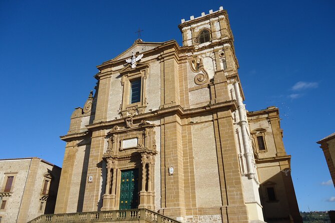Piazza Armerina e Caltagirone - What you get from the guide and the group size (max 24)
