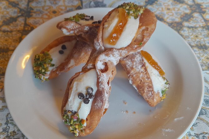 Pizza & Cannolo Making in Taormina by the Sea - Pizza lesson in the wood-fired oven: what you learn and what you do