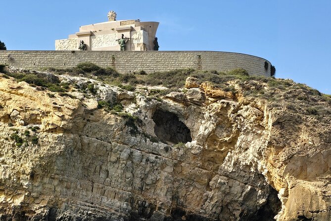 Private boat tour of the island of Ortigia and the sea caves - How the 90-Minute Route Really Works On the Water