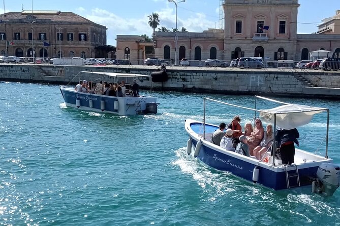 Private boat tour with prosecco and fresh fruit - Prosecco, fresh fruit, and when to drink it
