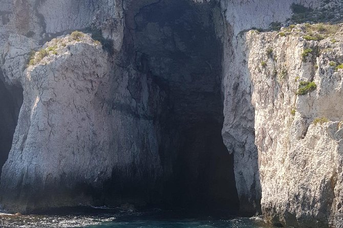 Private tour - Sea caves: stalactites, stalagmites, coral flowers, and the shapes of nature
