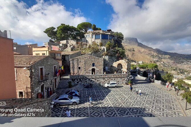 Private tour of Taormina, Castelmola, Isola bella for small groups - Comfort and timing: luxury transport, WiFi, and what to watch for