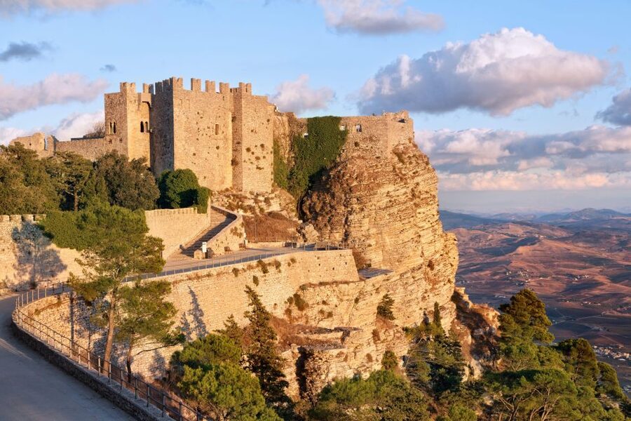 Private tour: Segesta, Salt Pans & Erice - Segesta archaeological site: how 105 minutes should feel