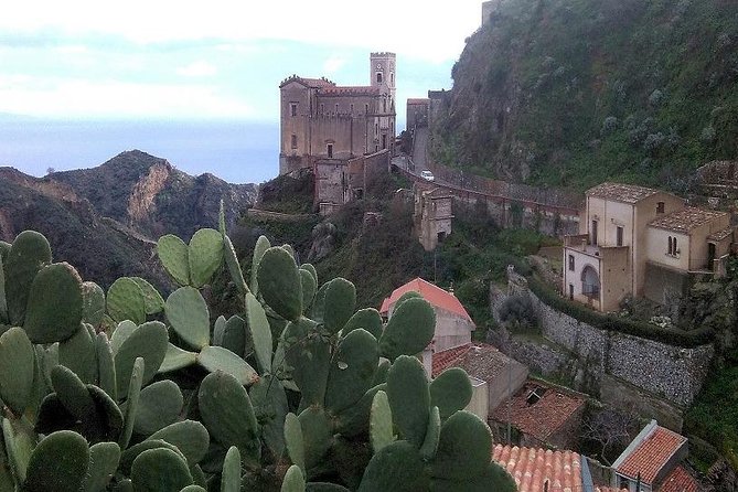 Private Tour "The Godfather" from Taormina visit of Savoca and Forza D'Agrò - Forza d’Agro alleys and the Don Vito connection