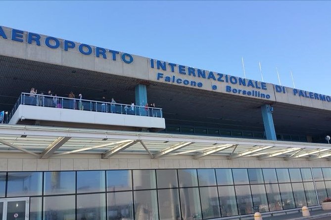Private transfer from Palermo airport to Cefalù or vice versa - Finding Your Driver at Punta Raisi Airport (The Name Sign Advantage)