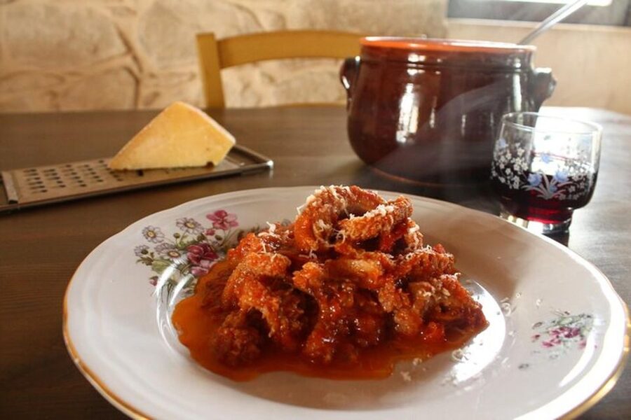 Ragusa Countryside Home Cooking Class & Meal - The wine moment: Nero d’Avola or Insolia with your meal