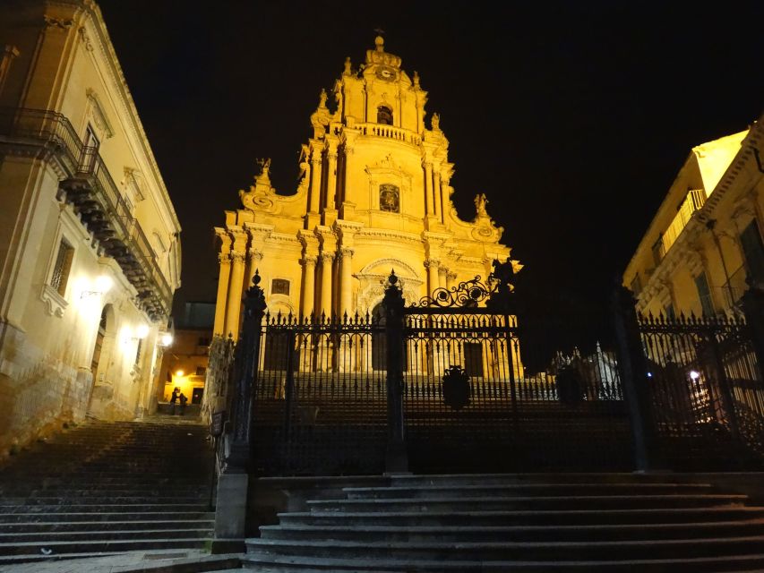 Ragusa Ibla: Walking Tour with Local Guide - Portal of San Giorgio: the archway that survived