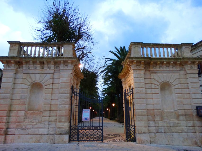 Ragusa Ibla: Walking Tour with Local Guide - Price and value for a private group up to 15