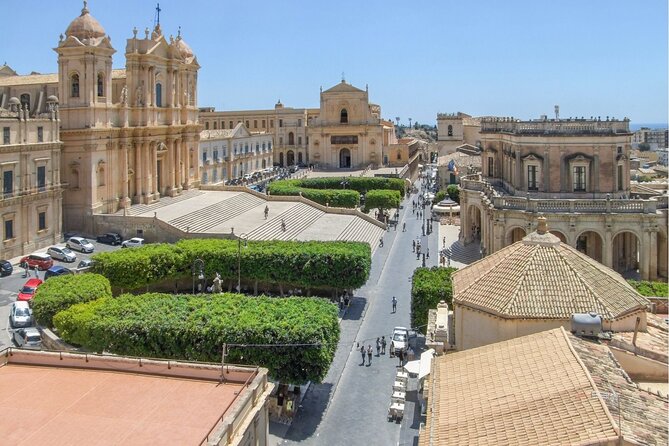 Ragusa, Noto and Chocolate Tasting - Day tour from Siracusa - Noto rebuilt after 1693: tufa stone and Baroque drama