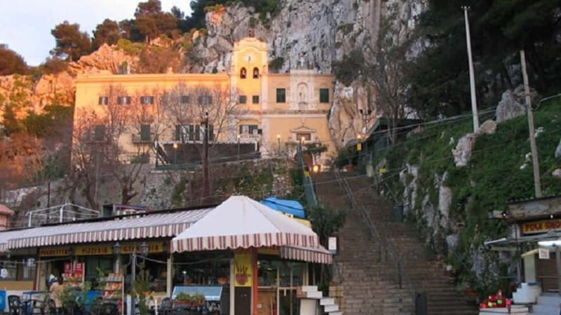 Relax in Mondello and Sanctuary in Monte Pellegrino - Mondello (Piazza Verdi to Sea): 1.5 Hours to Breathe and Decide How You Want to Spend It