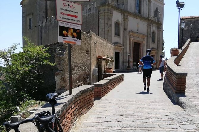 Road Bike Tour Godfather - Casalvecchio Siculo at 370 meters: medieval alleys, wide views