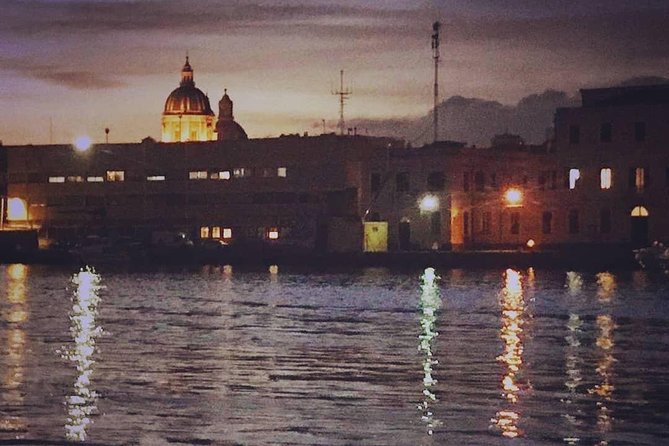Romantic dinner on a boat - Catania - Dinner on Board: Etna Flavors, Clams, and Local White Wine