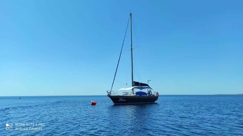 Sailing tour and guided snorkeling a Siracusa - Sailing from Syracuse to Plemmirio: the Coast You See, Not Just the One You Pass