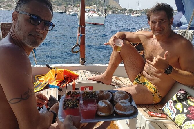 Sailing tour in Palermo with aperitif - Who should book this Palermo sailing with aperitif?