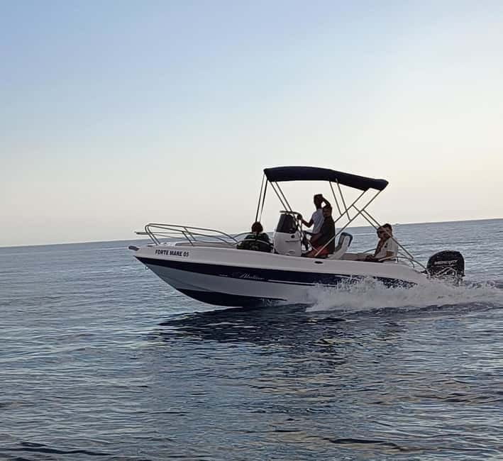 San Leone: half day Boat tour Scala dei Turchi with Skipper - Skipper stories and the almost-family feeling
